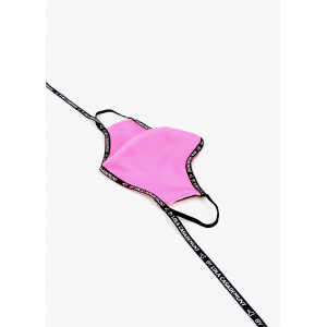 Mascarilla fucsia pespunto logo Lola Casademunt